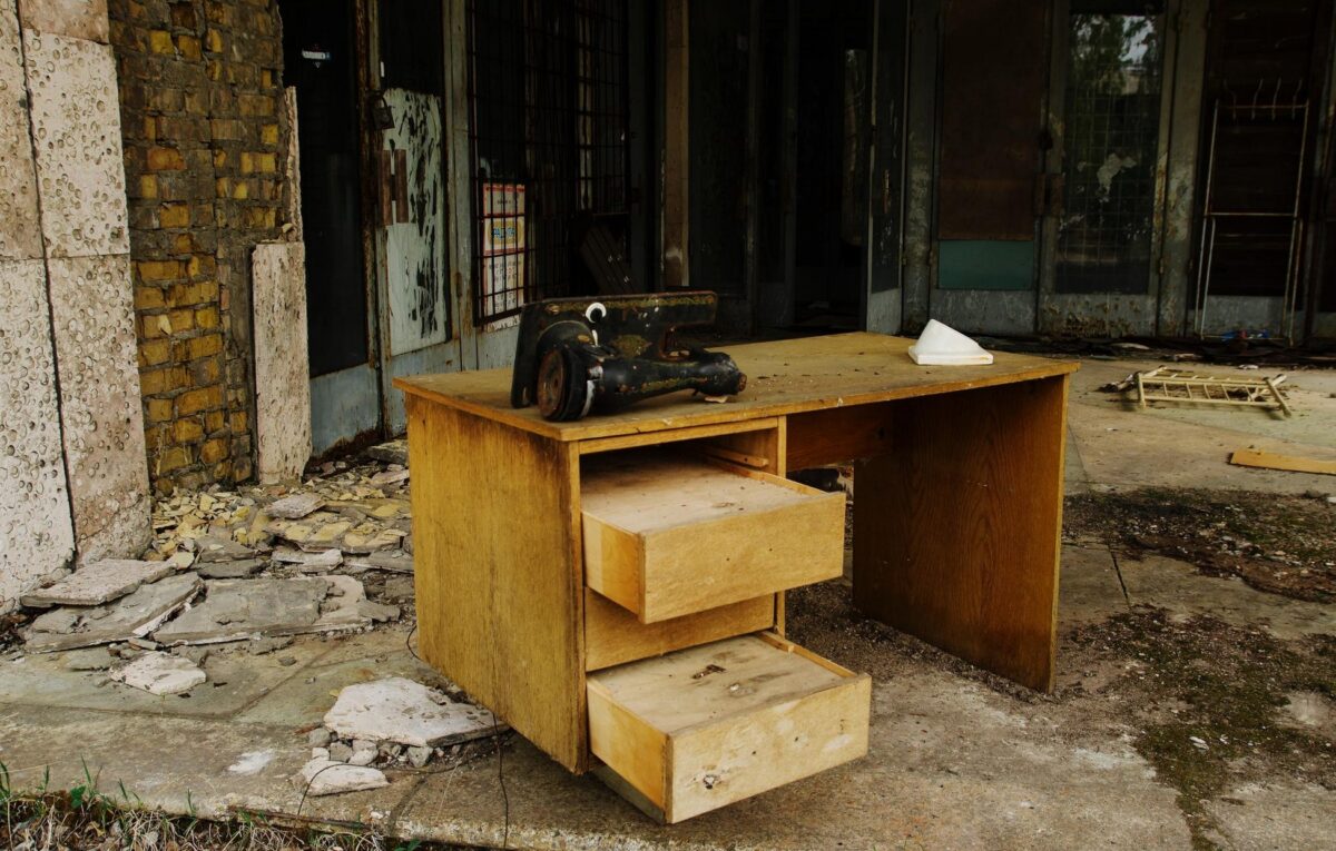 What’s the Difference Between Junk Furniture Removal and Hauling?